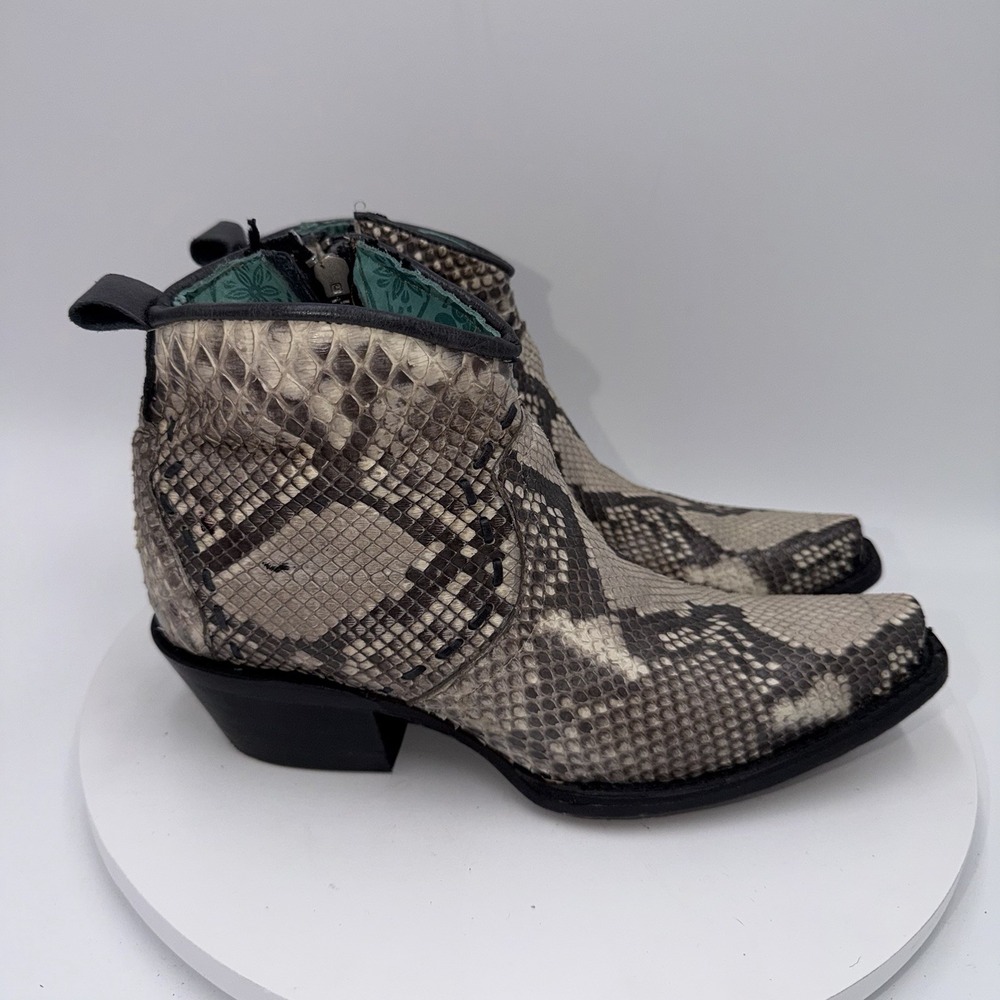 Corral A3655 Genuine Exotic Python Snip Toe Western Ankle Boots Size 7.5 B Taupe - Picture 2 of 7